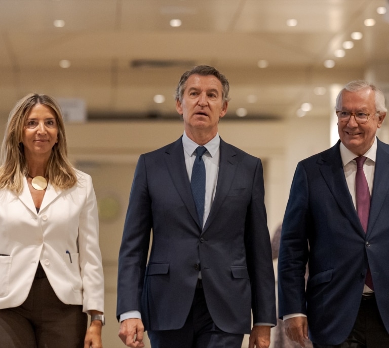 Una encuesta de Iván Redondo da la victoria a Sánchez, hunde al PP y catapulta a Vox