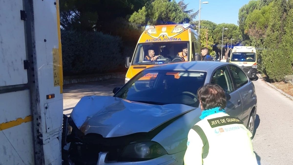 n hombre de 52 años sufre la amputación de una pierna tras ser arrollado por un turismo en Boadilla