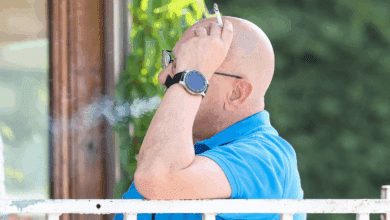 Dejar de fumar a cualquier edad reduce el riesgo de demencia: "Nunca es tarde"