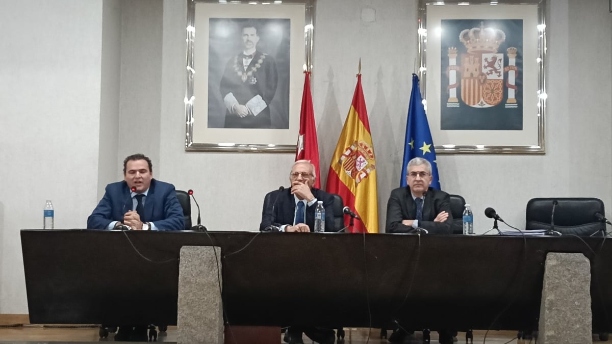 Un magistrado del Supremo alerta de la "politización" del Tribunal Constitucional y cree que debió esperar a Europa con la amnistía