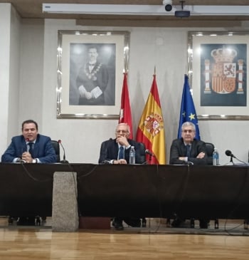 Un magistrado del Supremo alerta de la "politización" del Tribunal Constitucional y [...]