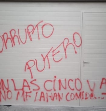 Ábalos recurre a Goebbels para denunciar las pintadas de "corrupto y putero" [...]