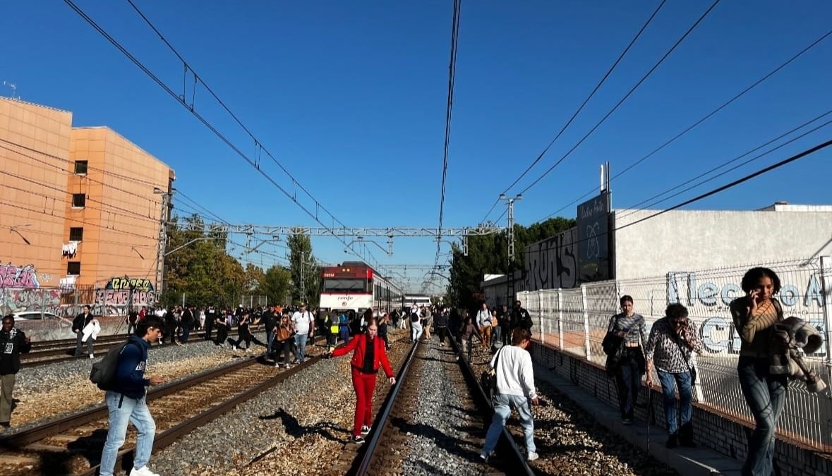 Seis heridos tras el descarrilamiento de un tren de Cercanías en San Fernando de Henares