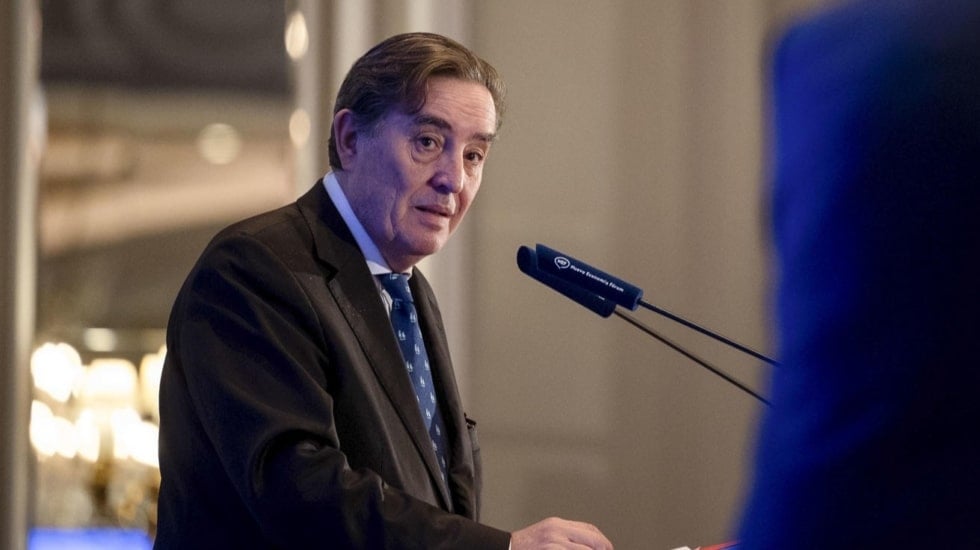 La RAE responde al ataque de García Montero: "Sus palabras son una agresión injustificable e inoportuna”
