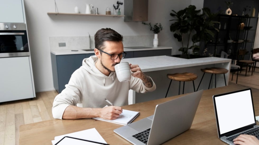 Teletrabajar sin cortes: la tarifa (y la red) que de verdad sirven para trabajar en casa 