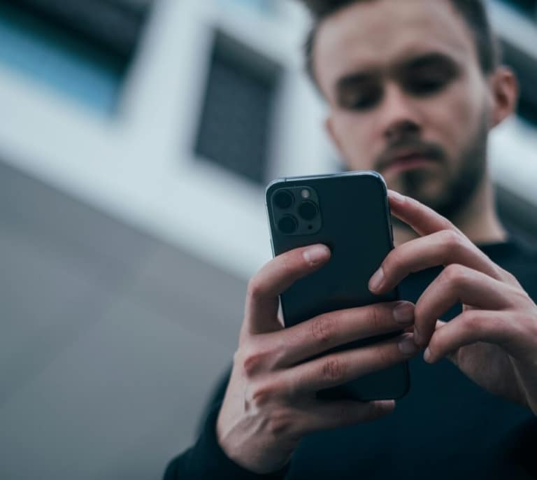 Cómo los móviles están impulsando el crecimiento de los casinos online en España