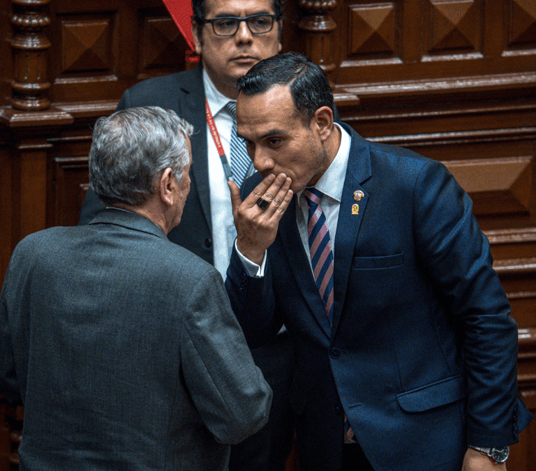 El Congreso de Perú destituye a Dina Boluarte por "permanente incapacidad moral" y nombra presidente interino a José Jerí