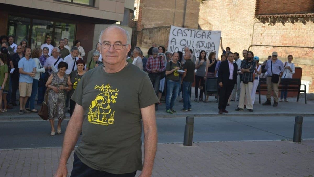 La Generalitat se querella contra Josep Pàmies, el 'curandero' de la lejía, por ser un riesgo para la salud pública