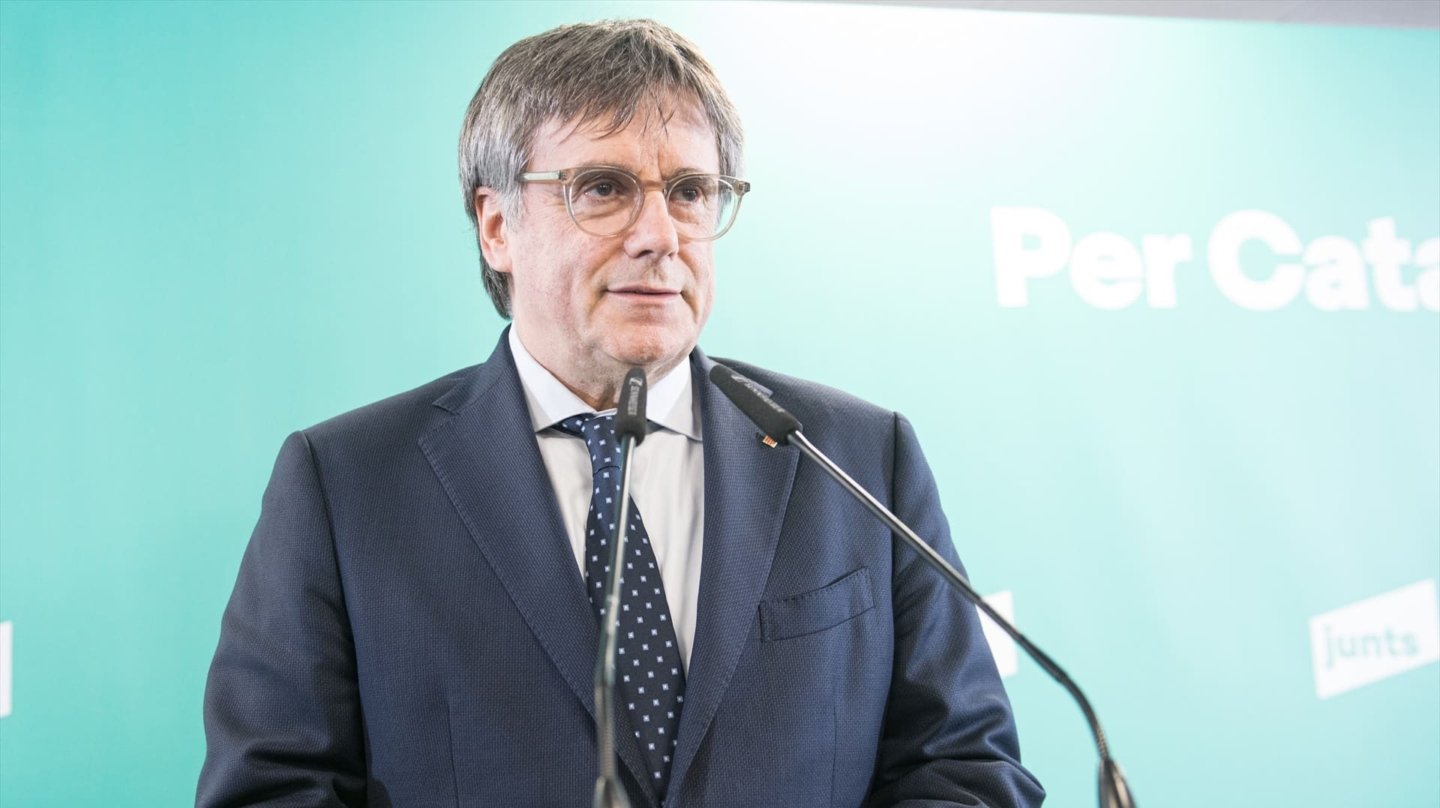 El presidente de Junts, Carles Puigdemont, en la rueda de prensa tras proponer su Ejecutiva a las bases la ruptura con el PSOE, en Perpiñán (Francia)