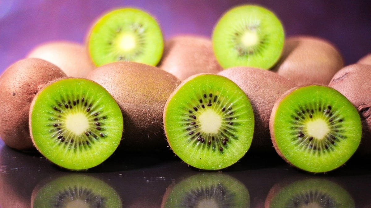 Estreñimiento: por qué el kiwi y el pan de centeno son mejores que la fibra