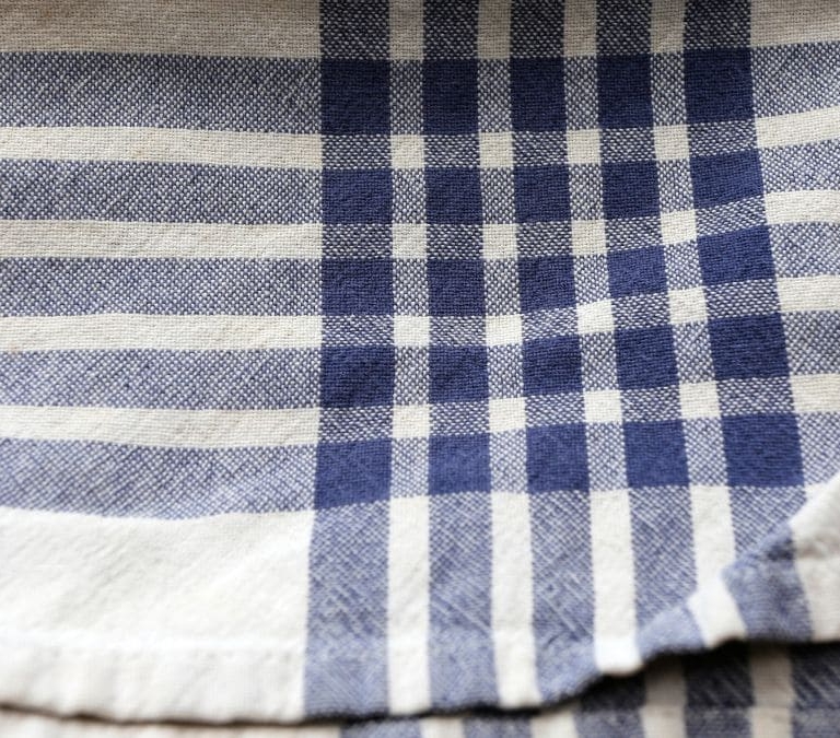 Por qué deberías lavar los trapos de cocina todos los días