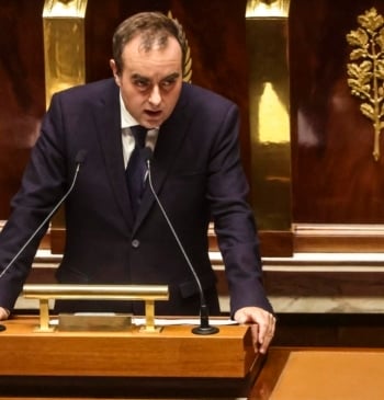 Lecornu propone suspender la reforma de las pensiones hasta las presidenciales para [...]