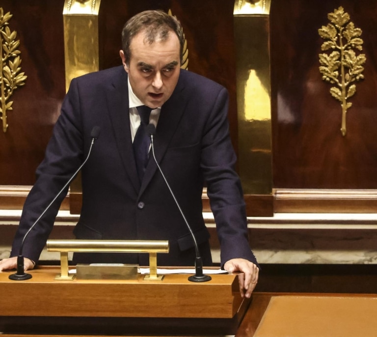 Lecornu propone suspender la reforma de las pensiones hasta las presidenciales para atraer a los socialistas