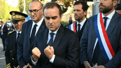 Macron y Lecornu presentan un nuevo gabinete de perfil técnico y sin Valls en Ultramar