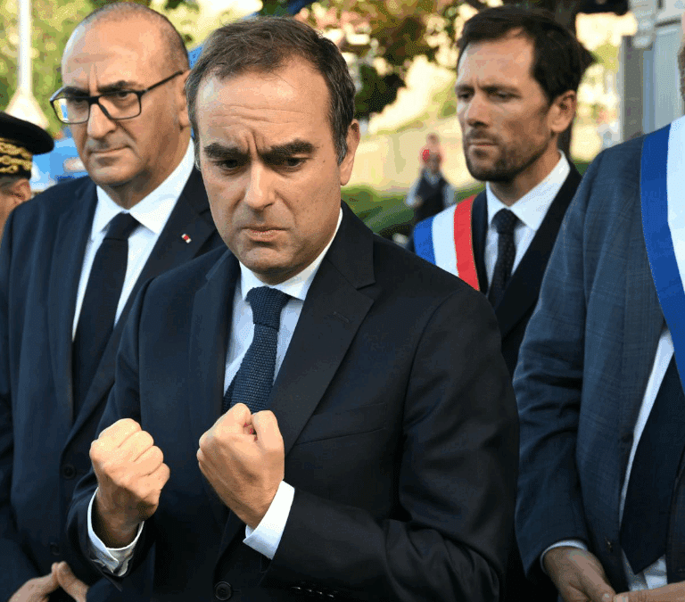 Macron y Lecornu presentan un nuevo gabinete de perfil técnico y sin Valls en Ultramar