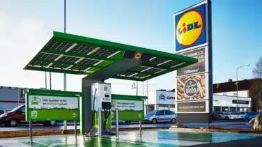 Los supermercados Lidl ya tienen más cargadores eléctricos que Irlanda, Hungría y Grecia