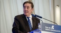 García Montero carga contra el director de la RAE por "llevar negocios para empresas multimillonarias"