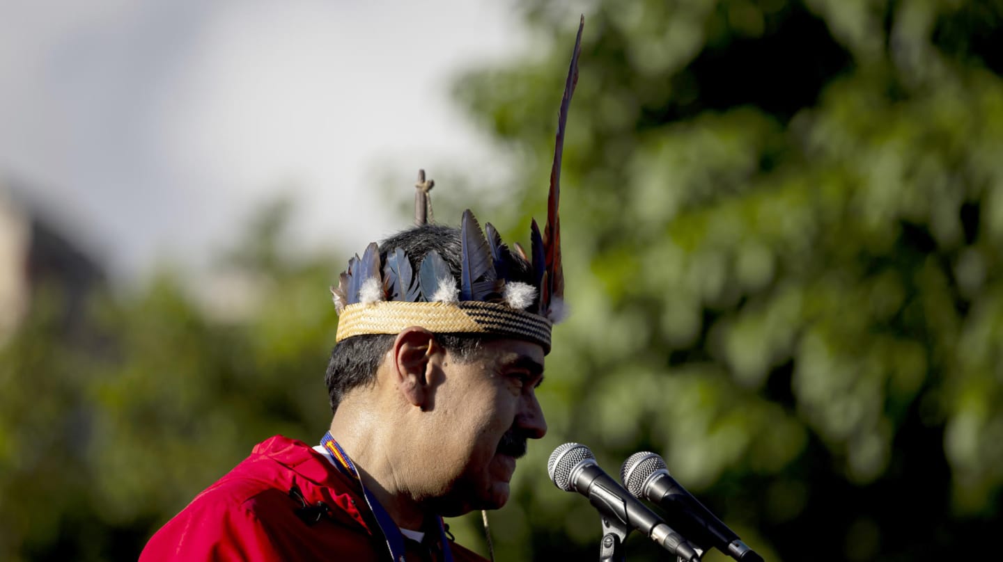 Nicolás Maduro en el Día de la Resistencia Indígena