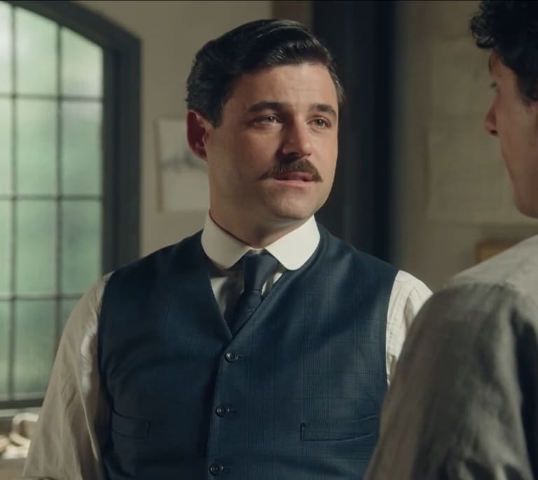 Arturo Sancho, Manuel en 'La Promesa', reconoce qué añora del anonimato y lo que más disfruta como actor