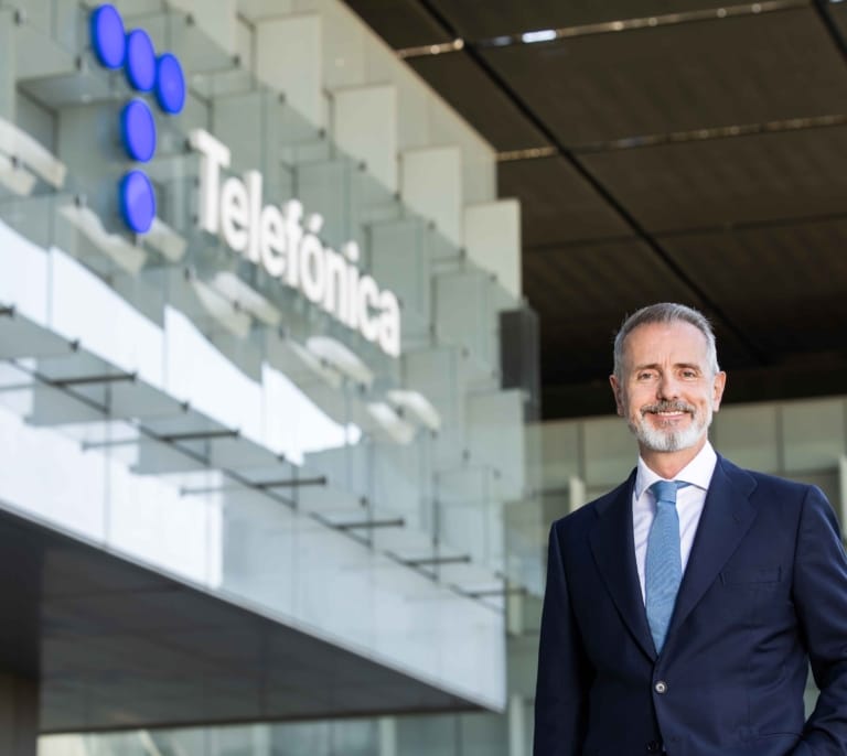 Por qué no termina de despegar Telefónica en bolsa