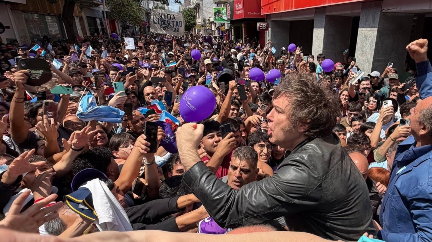 Javier Milei en un mitn de su campaña electoral