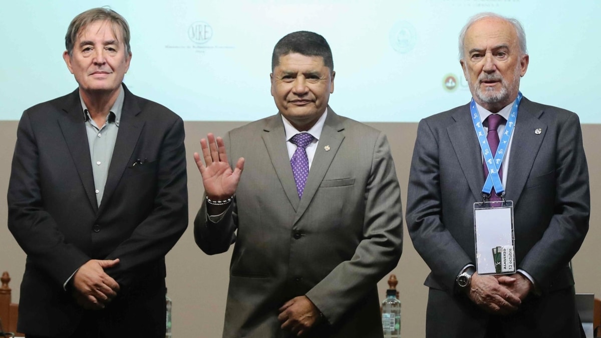 García Montero vs. Muñoz Machado: dos Españas a la gresca en el Congreso de la Lengua