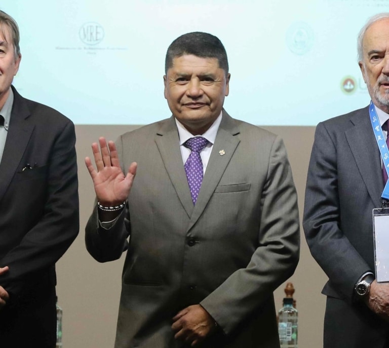 García Montero vs. Muñoz Machado: dos Españas a la greña en el Congreso de la Lengua