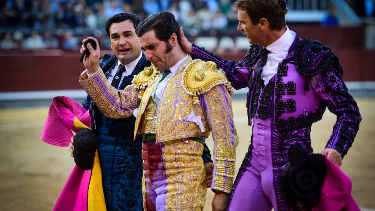 Morante de la Puebla, emocionado tras cortarse la coleta en Las Ventas.
