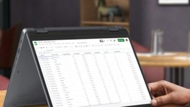 Amazon rebaja 200€ este ordenador portátil convertible Lenovo perfecto para trabajar, estudiar o relajarse