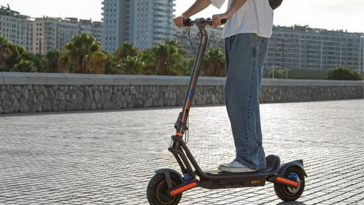 Adiós al transporte público y al coche: este es el patinete eléctrico que Cecotec ha rebajado
