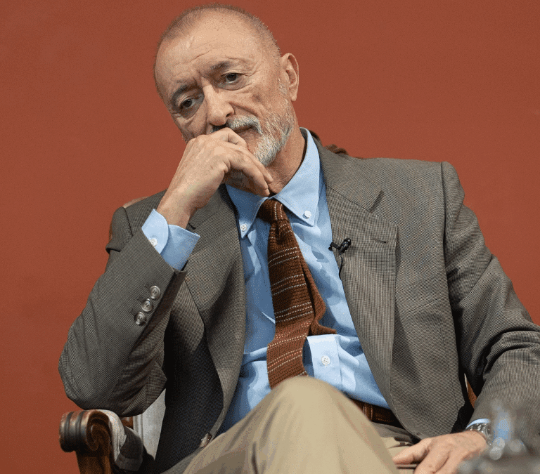Pérez-Reverte esquiva la polémica de García Montero con la RAE: "No me enteré de nada"
