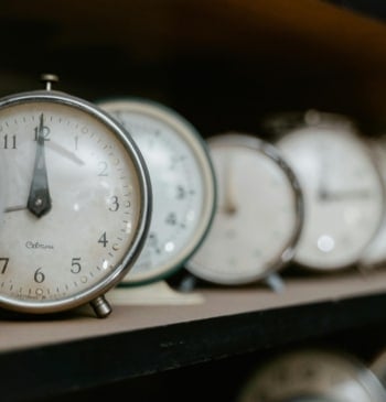 Cambio al horario de invierno 2025: ¿Se atrasa o adelanta una hora [...]