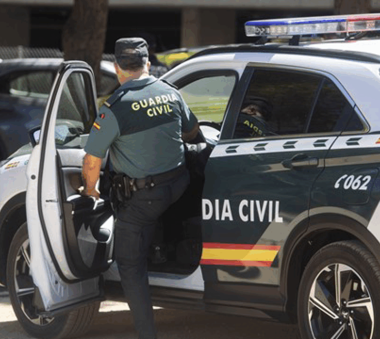 Cinco mujeres heridas en una colisión entre dos vehículos en la LR-123, en Arnedo