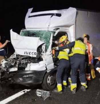 Camionero herido grave tras choque entre dos camiones en la A-7 en [...]