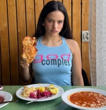 Rosalía en Polonia: sopa de remolacha, visita al zoo de Varsovia y [...]