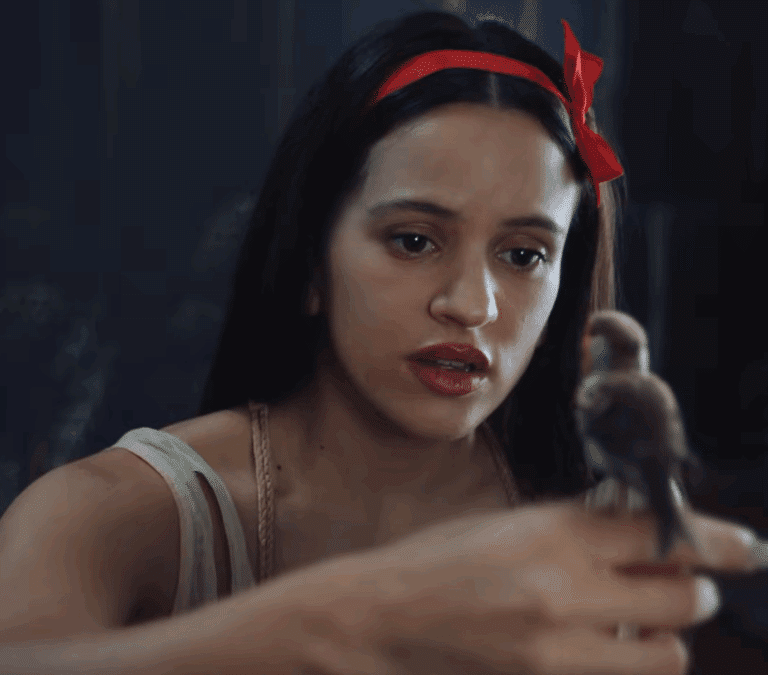 Una Rosalía lírica y de cuento lo arriesga todo con 'Berghain'