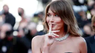 Quién es Carla Bruni, de ex primera dama a acompañar a Sarkozy a su ingreso en prisión