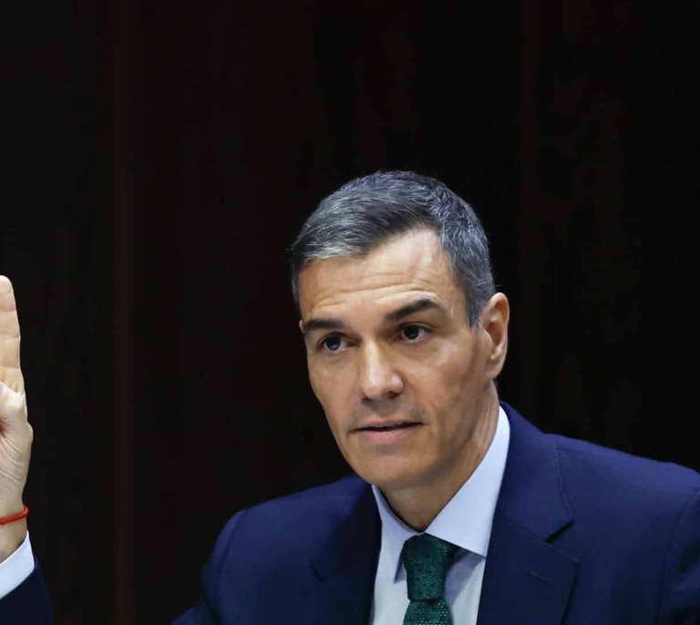 El PP reaviva el mantra de la "pinza" de PSOE y Vox tras el paso de Sánchez por el Senado