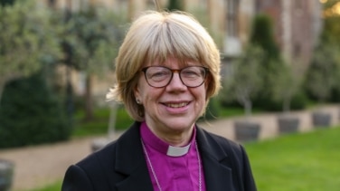Sarah Mullally, la enfermera elegida primera 'papisa' anglicana de la historia