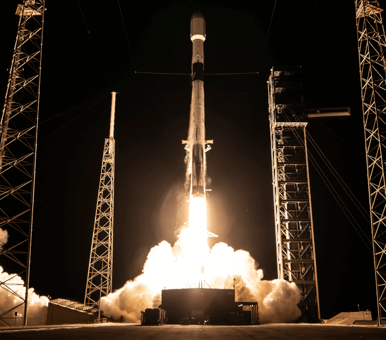 España pone en órbita su nuevo satélite con el 'Falcon' de Elon Musk