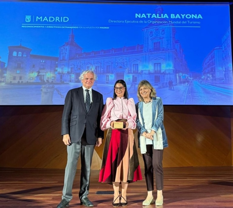 El Ayuntamiento de Madrid reconoce a la directora ejecutiva de la Organización Mundial del Turismo por su impacto positivo en la ciudad