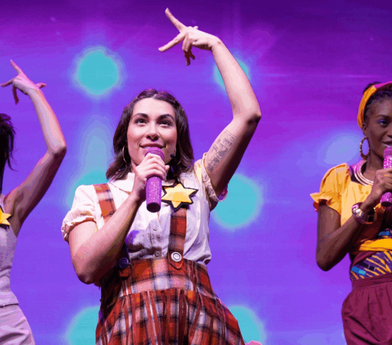 Ana Frank, latina y pansexual: el musical 'post woke' que divide a Nueva York