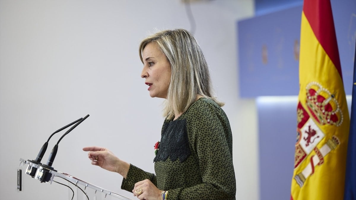 La portavoz parlamentaria de Sumar, Verónica Martínez Barbero, este martes en rueda de prensa en el Congreso