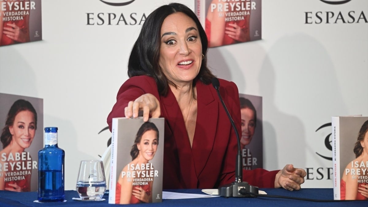 Tamara Falcó durante la presentación de las memorias de su madre.