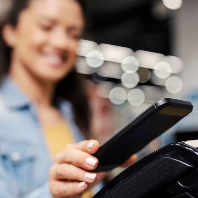 El riesgo oculto de pagar con tarjeta en los supermercados