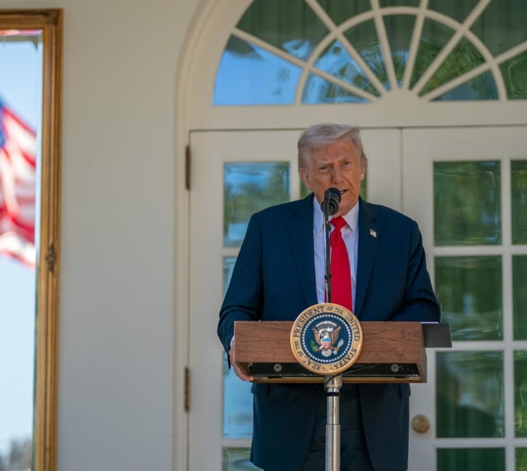 Trump ante Rutte: "La OTAN debe solucionar el problema de España"