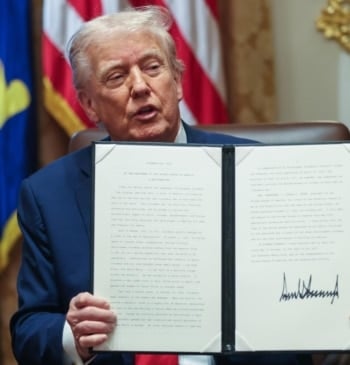 "We love the italians": Trump 'restituye' el Columbus Day