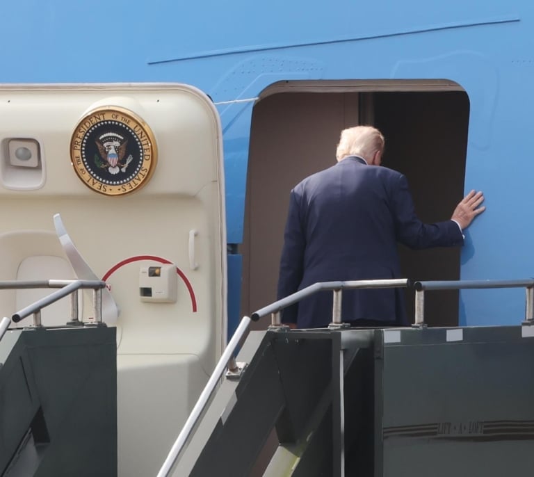 Trump dice que ha ordenado al Pentágono "probar de forma inmediata" el arsenal nuclear de EEUU