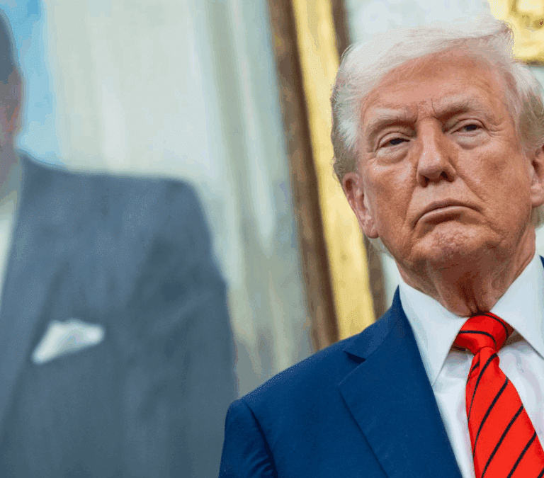 Trump se vacuna y su corazón es catorce años más joven que su cuerpo