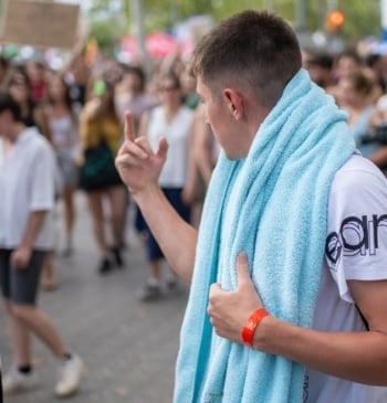 Barcelona contra el 'efecto Magaluf': el Ayuntamiento prohíbe las rutas de alcohol